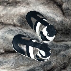 NWOT Boumy Leather Baby Shoes - athletic shoes